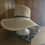 Smith & Hawken Paper Straw Blend Floppy Wide Brim Hat Chin Strap Sun Gardening. Fixed Price $12.50.